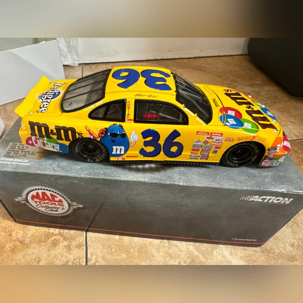 NASCAR 1999 Pontiac M&M Ernie Irvan Car # 36 1:24 Scale